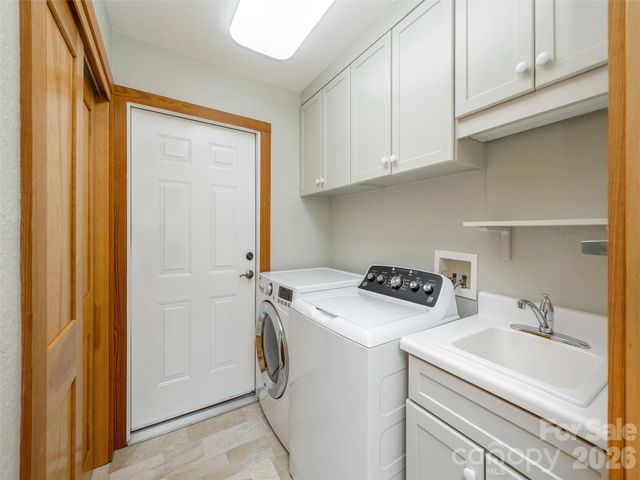 35 Carriage Forest Court, Hendersonville, NC 28791
