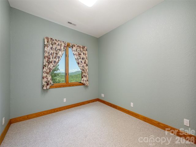 35 Carriage Forest Court, Hendersonville, NC 28791