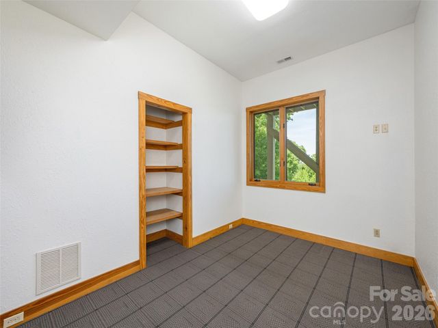 35 Carriage Forest Court, Hendersonville, NC 28791