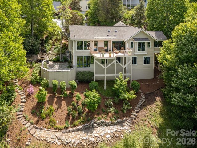 35 Carriage Forest Court, Hendersonville, NC 28791