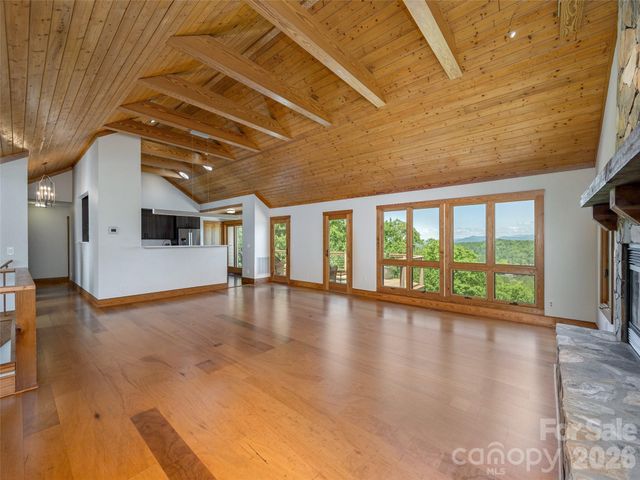 35 Carriage Forest Court, Hendersonville, NC 28791