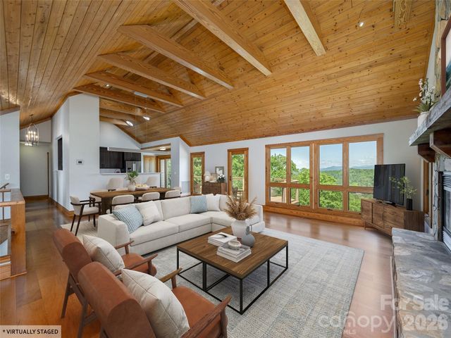 35 Carriage Forest Court, Hendersonville, NC 28791