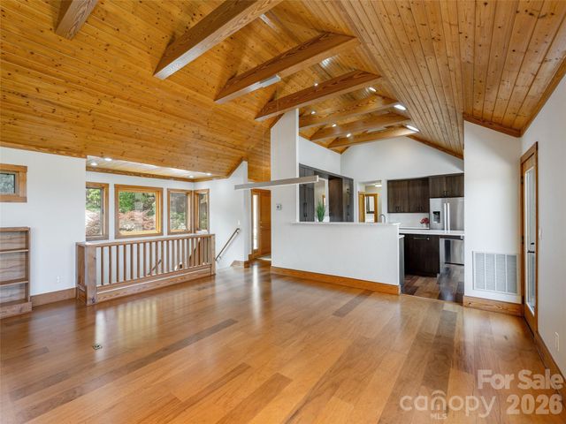35 Carriage Forest Court, Hendersonville, NC 28791