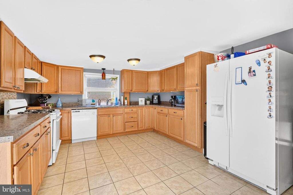 126 POPLAR ST, AMBLER, PA 19002 — photo 2