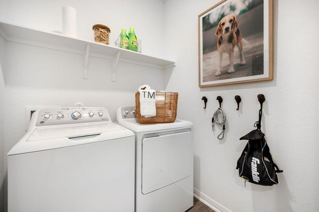 135 Mad Pupper DR, Buda, TX 78610