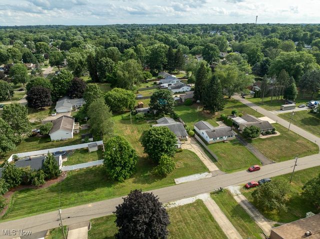 Cambridge Street NW, Massillon, OH 44646