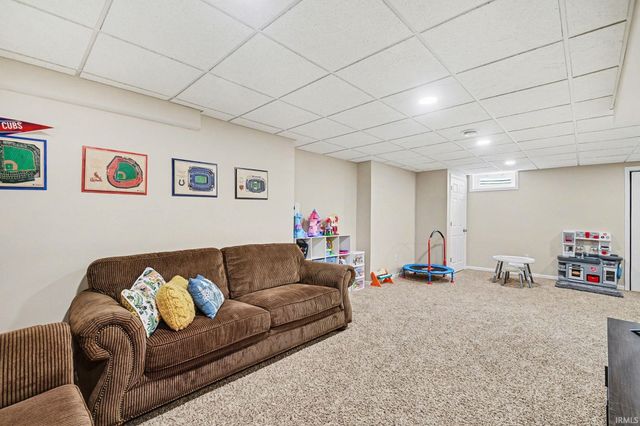 10287 Ashleys Meadow Drive, Granger, IN 46530