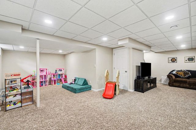 10287 Ashleys Meadow Drive, Granger, IN 46530