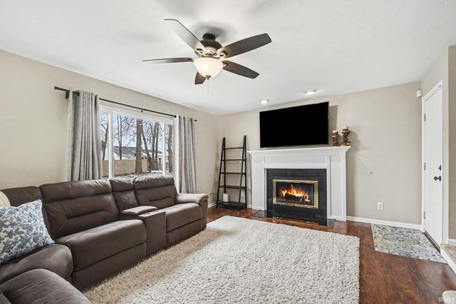 10287 Ashleys Meadow Drive, Granger, IN 46530