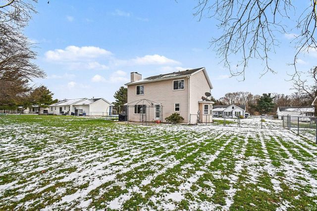 10287 Ashleys Meadow Drive, Granger, IN 46530