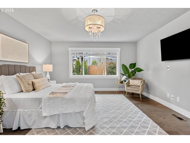 19055 WALLING Cir, West Linn, OR 97068