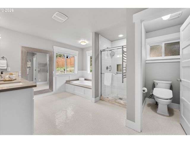 19055 WALLING Cir, West Linn, OR 97068