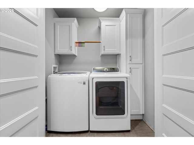 19055 WALLING Cir, West Linn, OR 97068