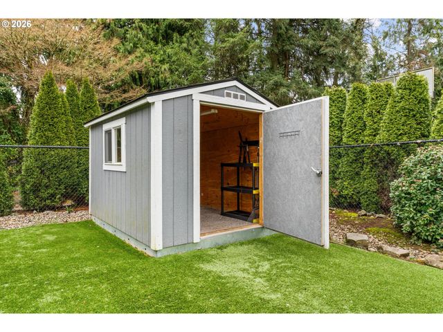 19055 WALLING Cir, West Linn, OR 97068