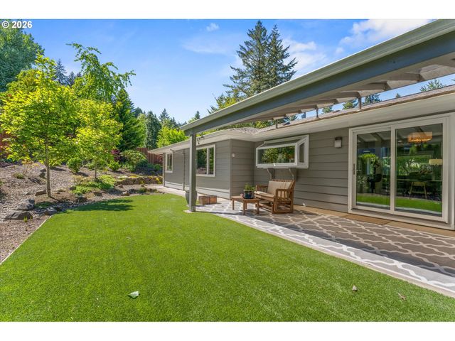 19055 WALLING Cir, West Linn, OR 97068