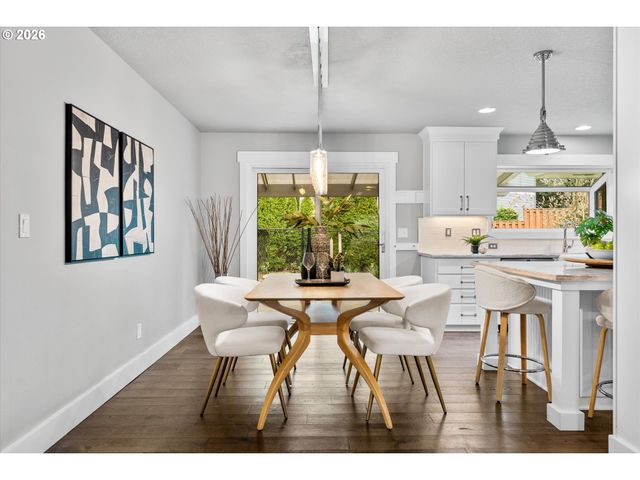 19055 WALLING Cir, West Linn, OR 97068