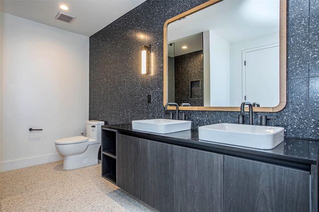 48 East Ave 2106, Austin, TX 78701