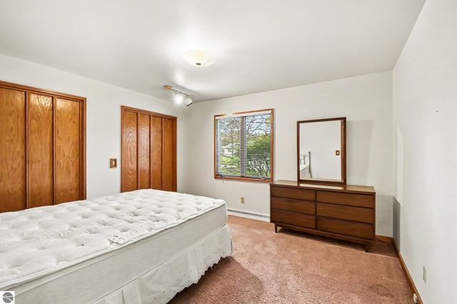 1203 Glenwood Drive, Mt Pleasant, MI 48858