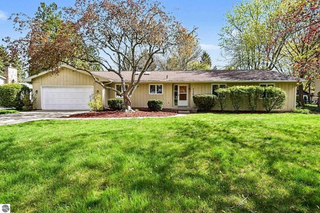 1203 Glenwood Drive, Mt Pleasant, MI 48858