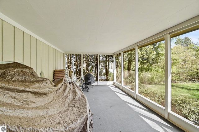 1203 Glenwood Drive, Mt Pleasant, MI 48858