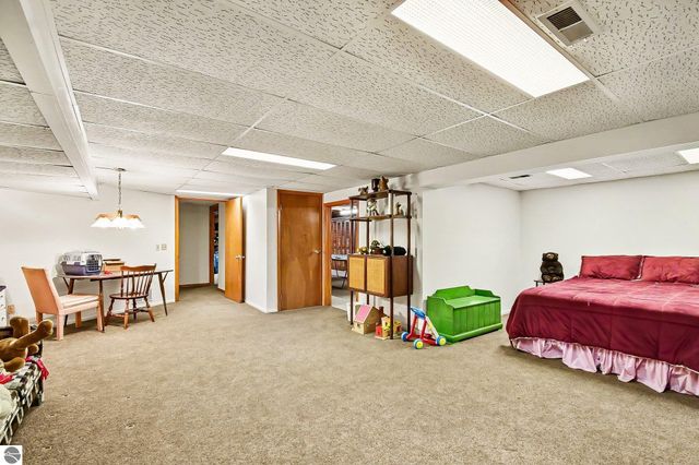 1203 Glenwood Drive, Mt Pleasant, MI 48858