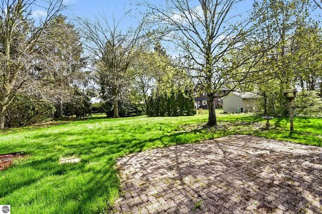 1203 Glenwood Drive, Mt Pleasant, MI 48858
