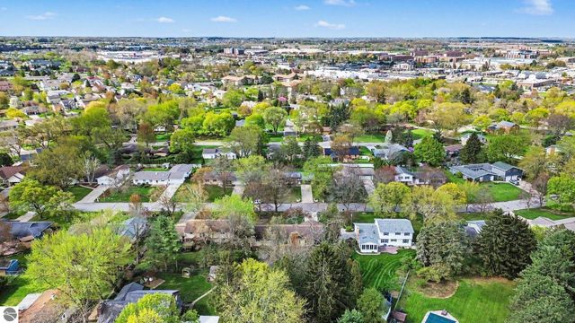 1203 Glenwood Drive, Mt Pleasant, MI 48858