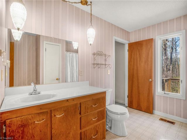 8626 Bull Road, Colfax, NC 27235