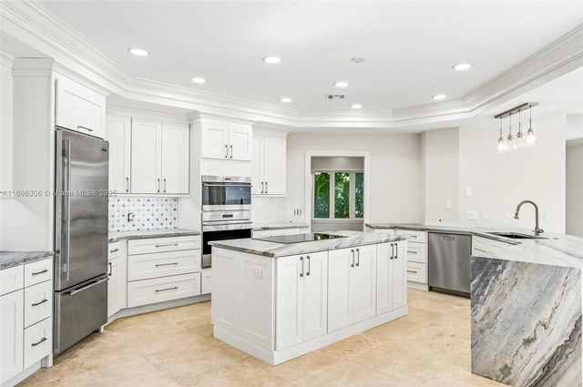 906 Holoma Dr, Vero Beach, FL 32963