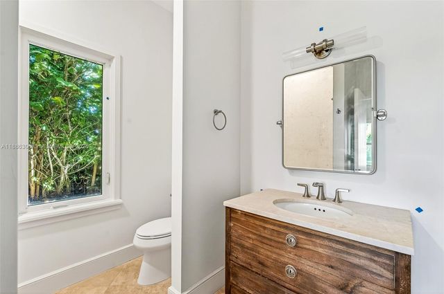 906 Holoma Dr, Vero Beach, FL 32963