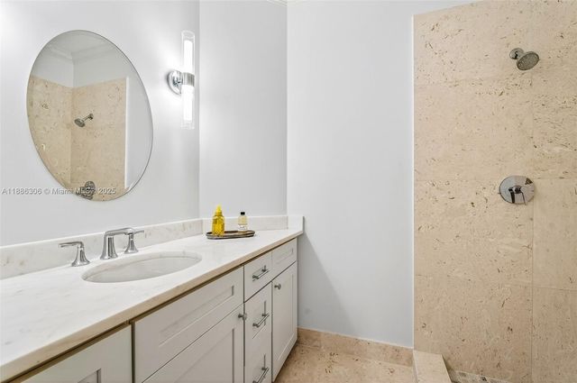 906 Holoma Dr, Vero Beach, FL 32963