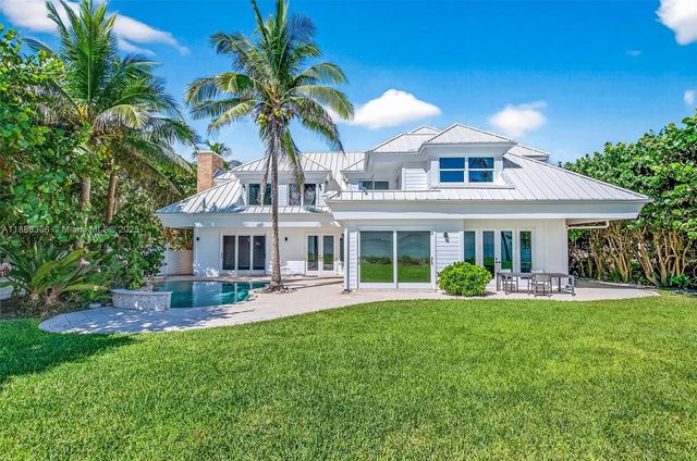 906 Holoma Dr, Vero Beach, FL 32963