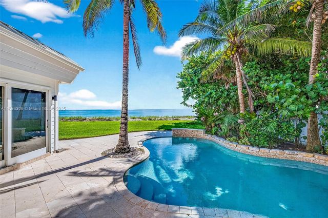 906 Holoma Dr, Vero Beach, FL 32963