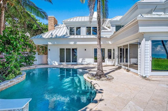 906 Holoma Dr, Vero Beach, FL 32963