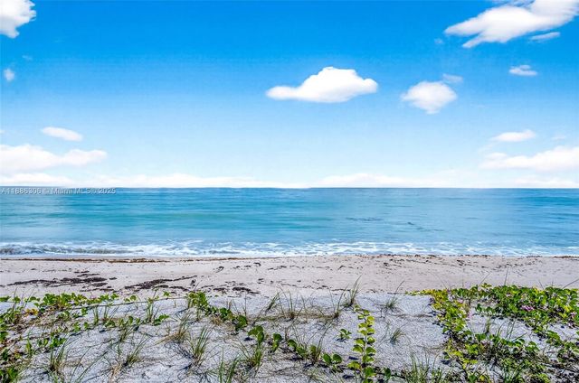 906 Holoma Dr, Vero Beach, FL 32963