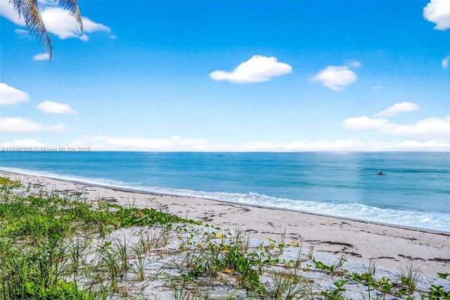 906 Holoma Dr, Vero Beach, FL 32963