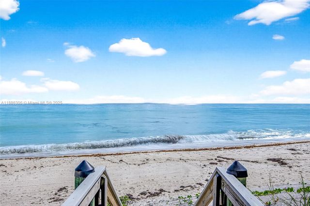 906 Holoma Dr, Vero Beach, FL 32963