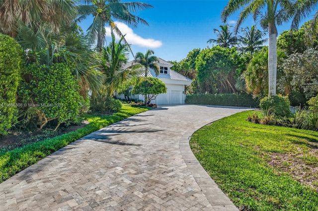 906 Holoma Dr, Vero Beach, FL 32963