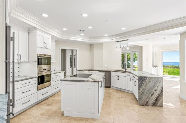 906 Holoma Dr, Vero Beach, FL 32963