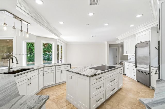 906 Holoma Dr, Vero Beach, FL 32963