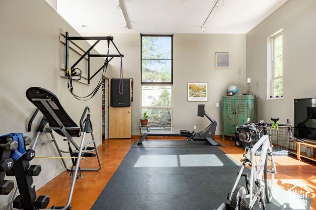 754 N HILLTOP RD, Salt Lake City, UT 84103