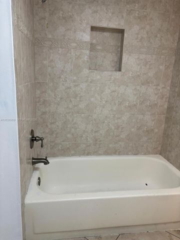 6276 NW 186th St 204, Hialeah, FL 33015