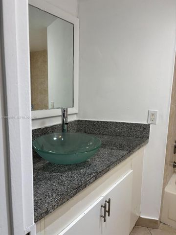 6276 NW 186th St 204, Hialeah, FL 33015
