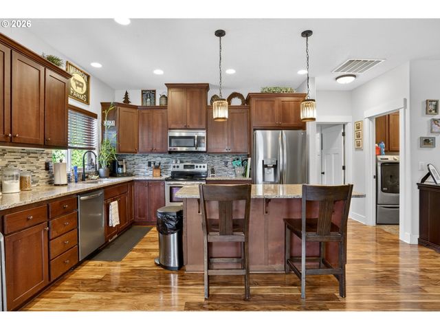 850 Se PINEVIEW Ct, Estacada, OR 97023