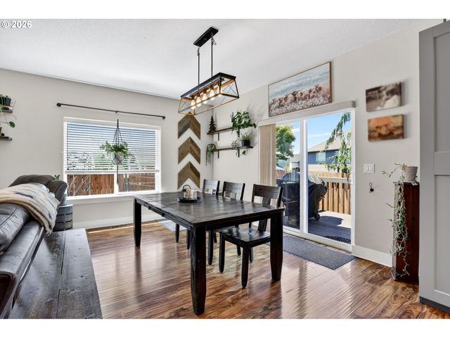 850 Se PINEVIEW Ct, Estacada, OR 97023