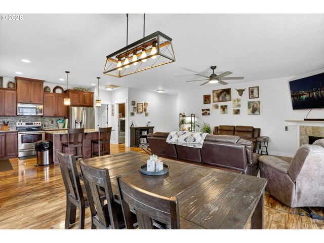 850 Se PINEVIEW Ct, Estacada, OR 97023