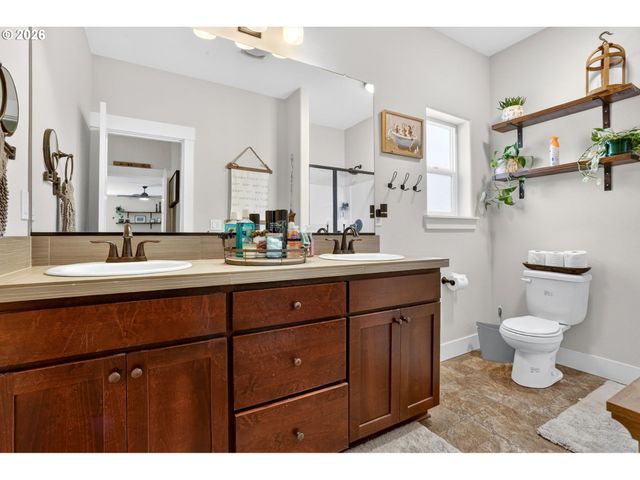 850 Se PINEVIEW Ct, Estacada, OR 97023