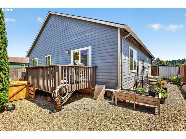 850 Se PINEVIEW Ct, Estacada, OR 97023