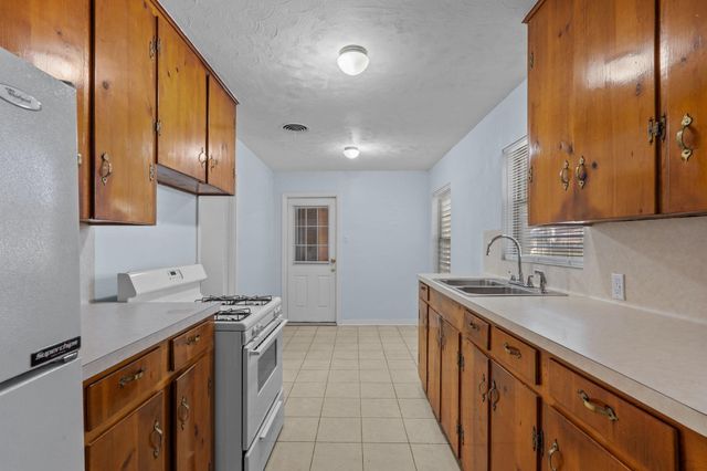 2918 Katherine Street, La Marque, TX 77568