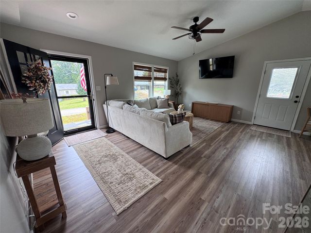 3535 High West Drive, Lenoir, NC 28645